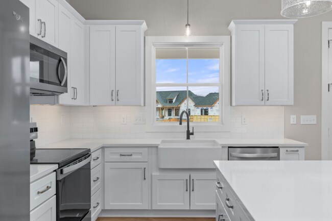 Building Photo - 219 Bush Rd SE