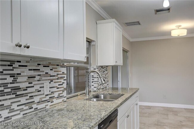 Building Photo - 866 Gilbert St