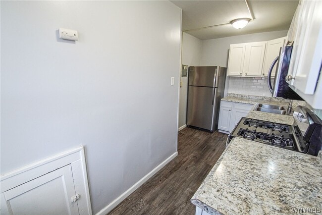 Building Photo - 1225 Hertel Ave