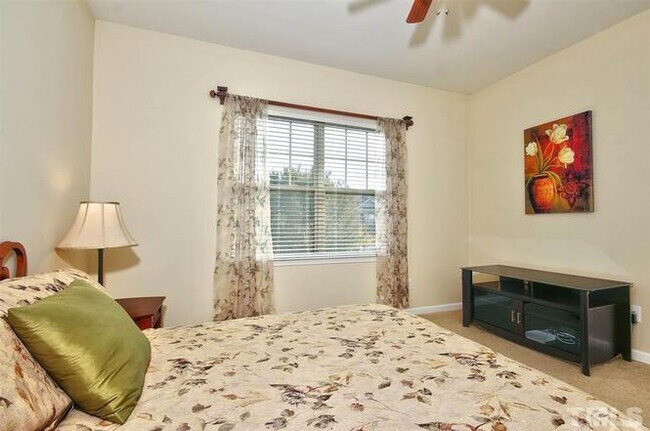 Building Photo - 568 Panorama Park Pl