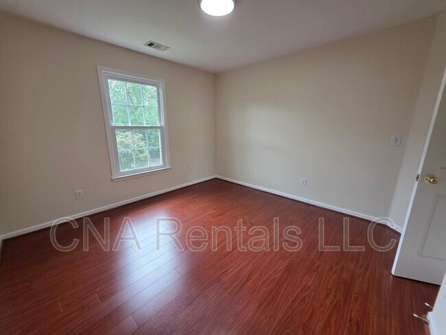 Building Photo - 1713 Paramore Pl NE