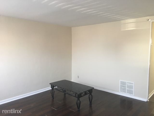 Primary Photo - 2720 Rittenhouse Ave
