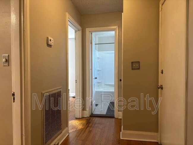 Building Photo - 1006 Freemason St