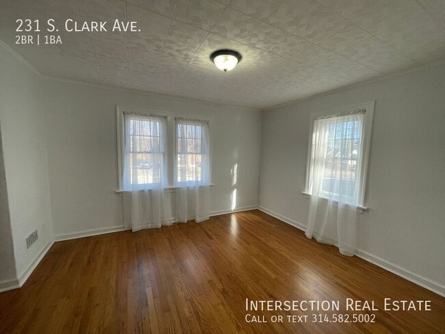 Building Photo - 231 S Clark Ave