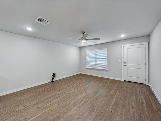 Building Photo - 313 NW 65th Ave