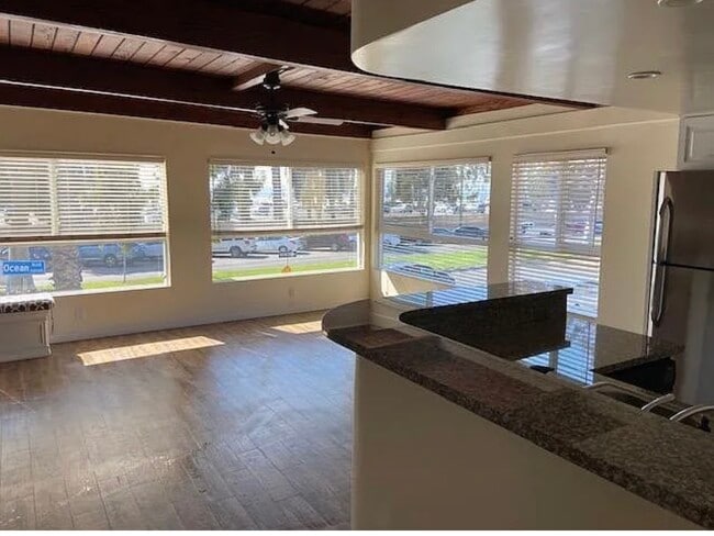 Building Photo - 5003 E Ocean Blvd