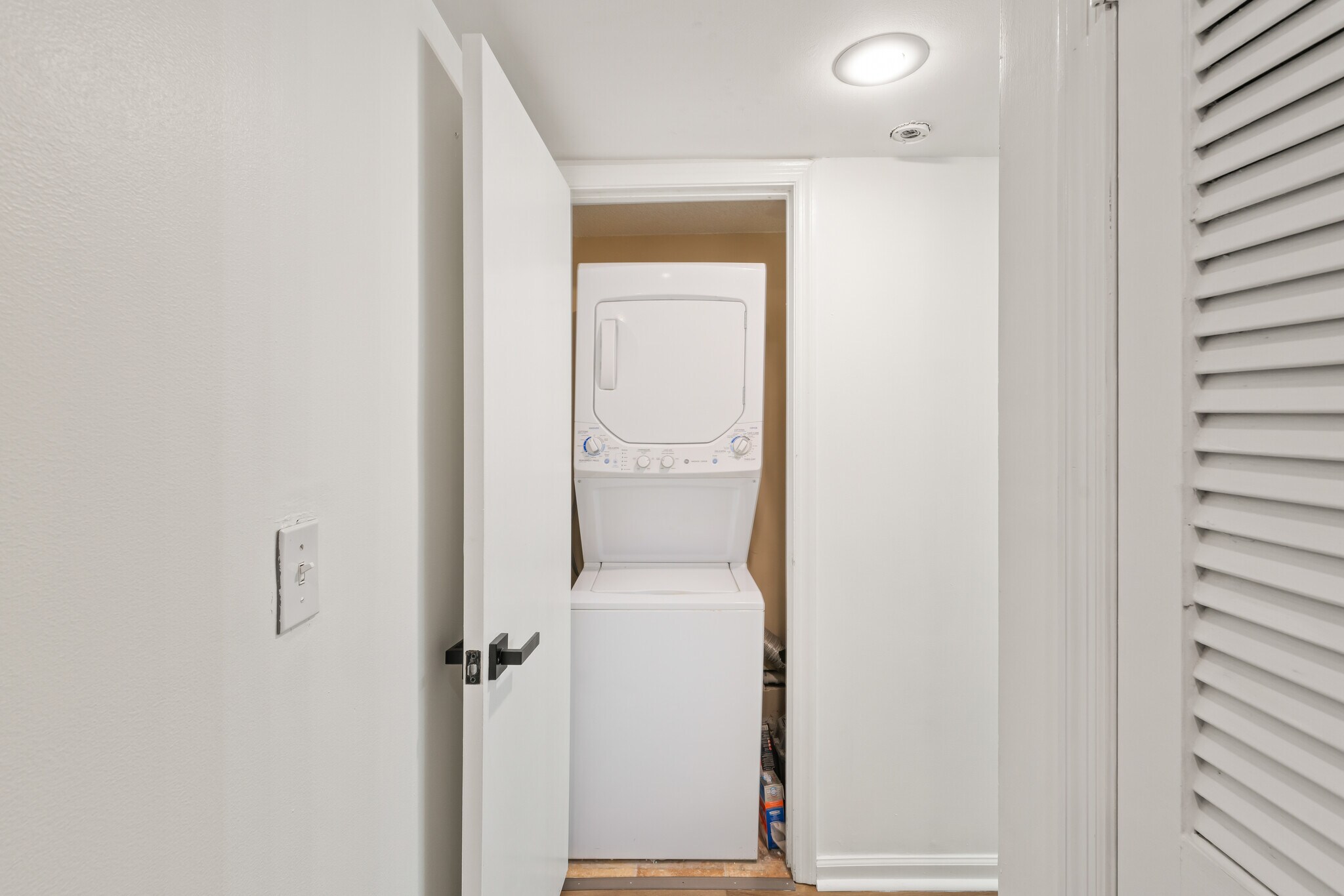 In-Unit Washer and Dryer - 128 Lablanc Way NW
