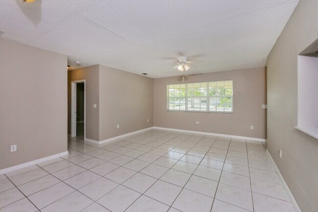 Building Photo - 7311 Miramar Pkwy