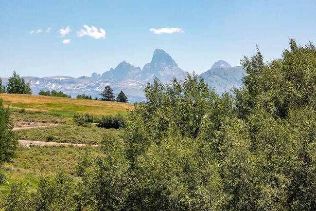 Building Photo - 10570 Rammell Mountain Rd