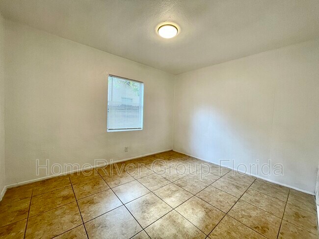 Building Photo - 2211 W Woodlawn Ave