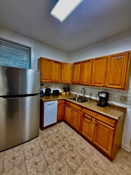 Building Photo - 829 Mulford Street