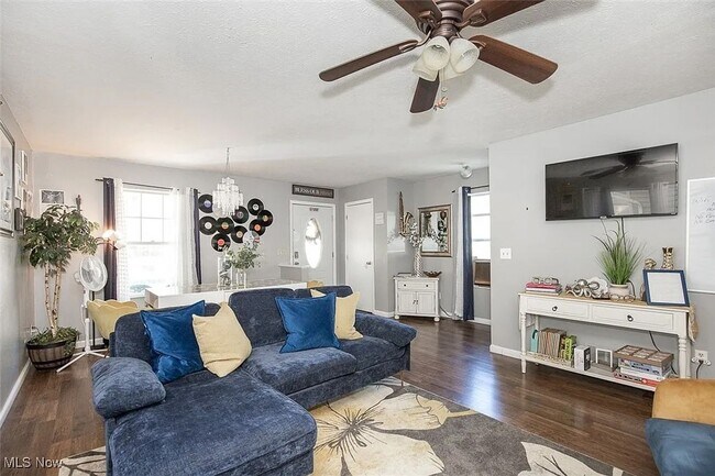 Building Photo - Gorgeous 4BD/2 BA Home for Rent- Cleveland- FIRST MONTH RENT 1/2 OFF!