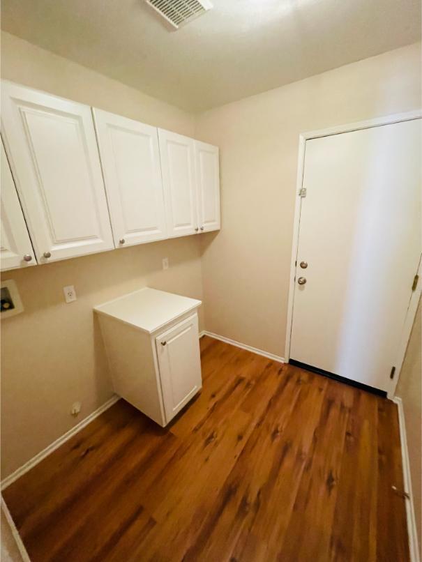 Building Photo - 27970 Sunlight Ct
