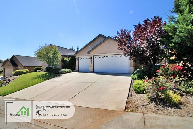 Building Photo - 2052 Hedgerow Ave