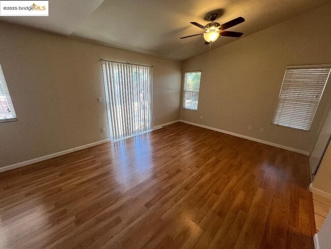 Building Photo - 3033 Mills Dr