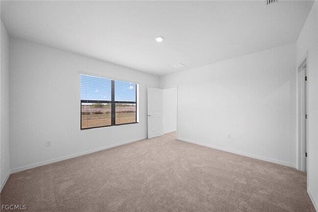 Building Photo - 258 Silent Lk Dr