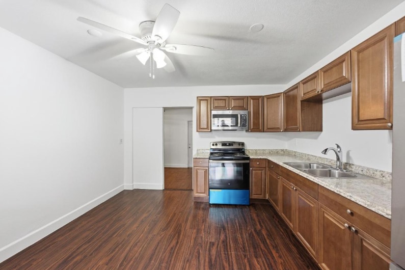 Building Photo - 3846 Roan Ln