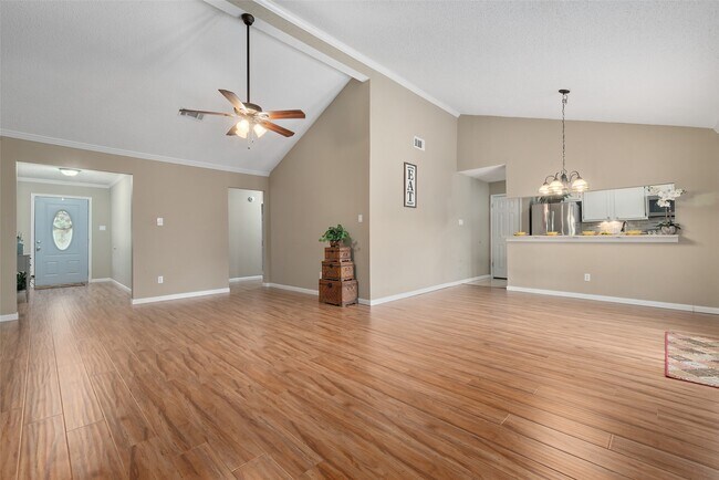 Building Photo - 6602 Montauk Dr