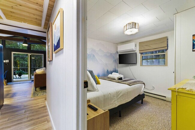 Building Photo - 3145 Ogontz Dr