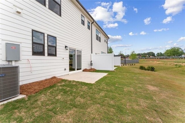 Building Photo - 1303 Farmers Loop