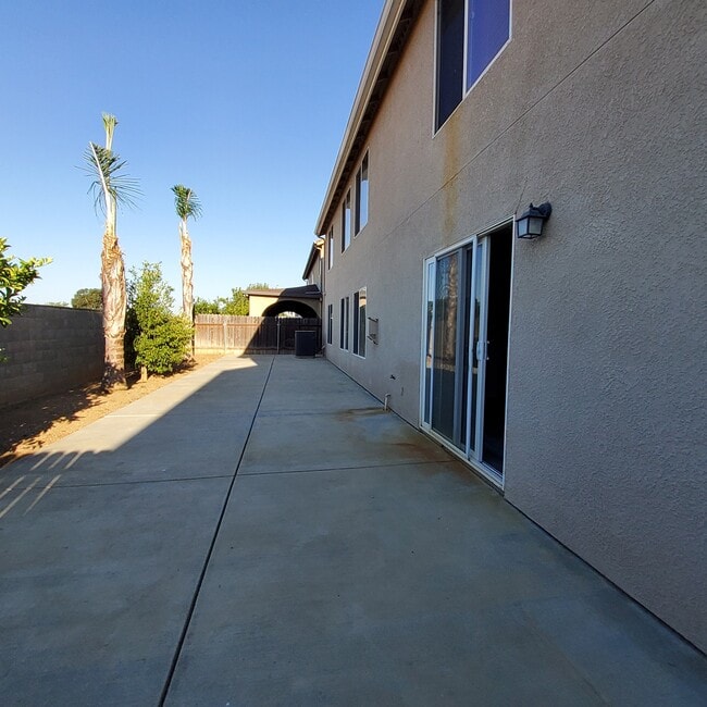 Building Photo - 1560 Maryclair Dr