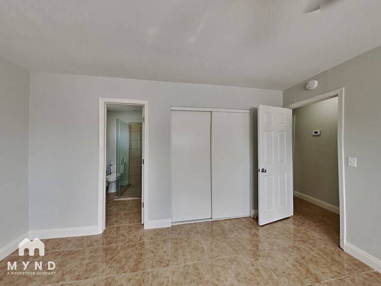 Building Photo - 1165 Hart Ave