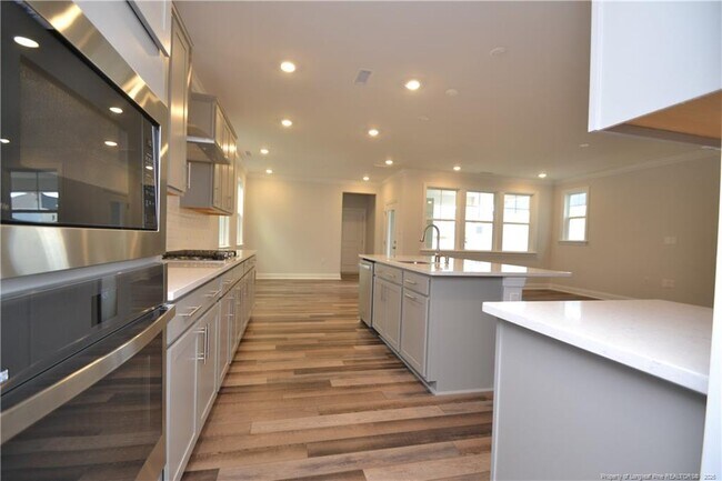 Building Photo - 421 Canyon Spring Trl