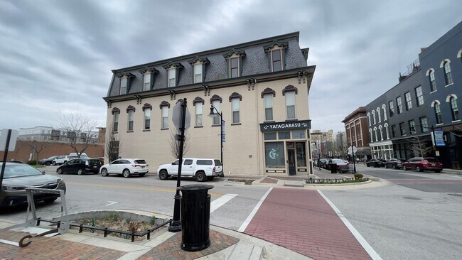 Building Photo - Historic Downtown Condo | Fully Furnished | Secured Entry & Parking