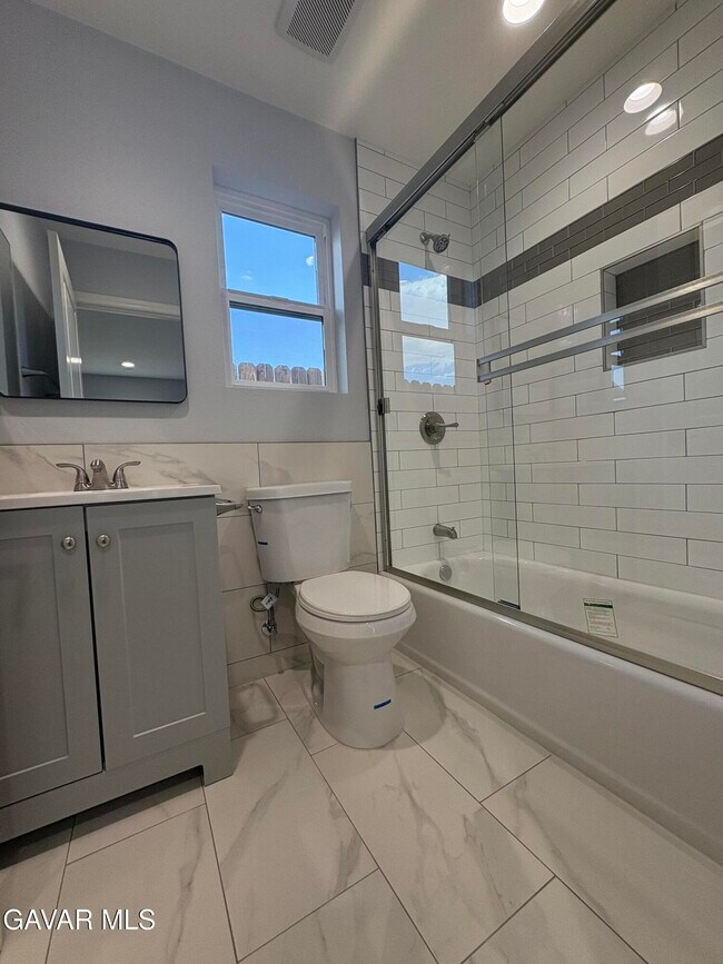 Building Photo - 2137 Estrella Ct