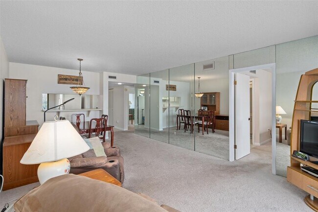 Building Photo - 8211 Brent St