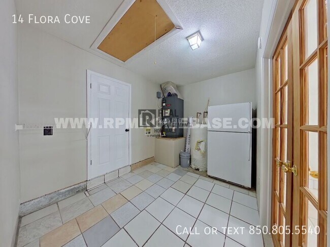 Building Photo - 14 Flora Cove