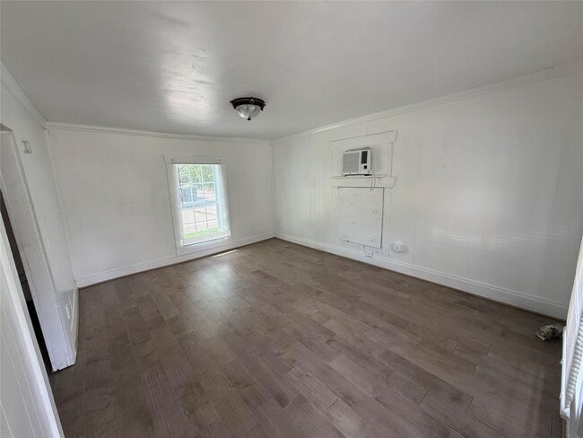Building Photo - 119 Louis Davis Dr