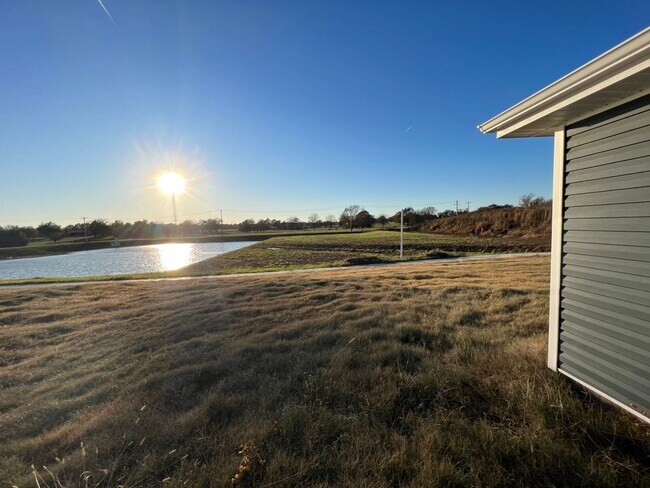 Building Photo - New Beginnings Start with AMRR: 3 Bedroom ready for move in!