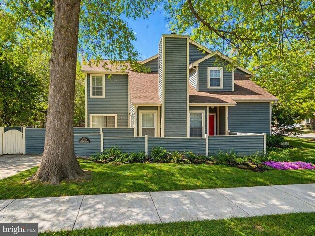 Building Photo - 982 Yachtsman Way