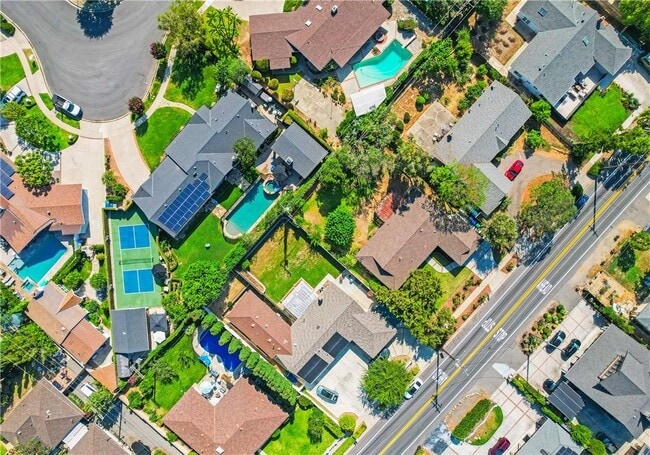 Building Photo - 1281 La Colina Dr