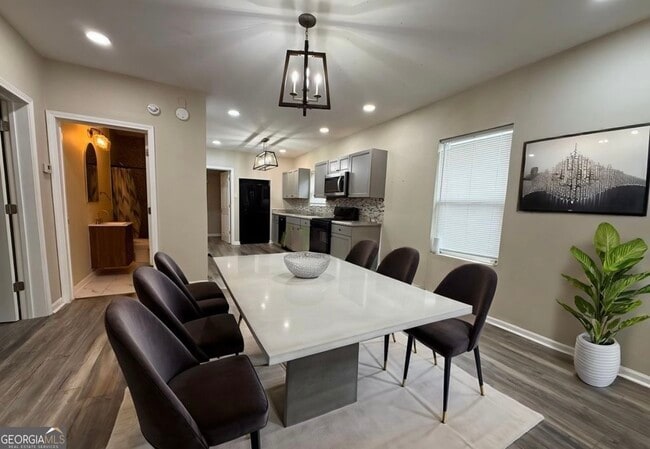 Building Photo - 1097 Fortress Ave SW