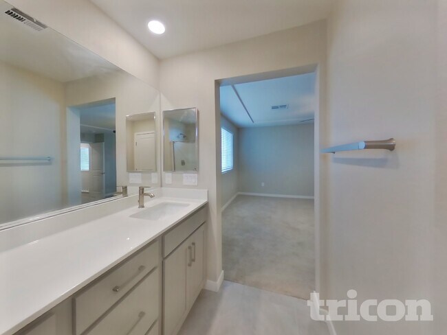 Building Photo - 6726 Palmer Crst St