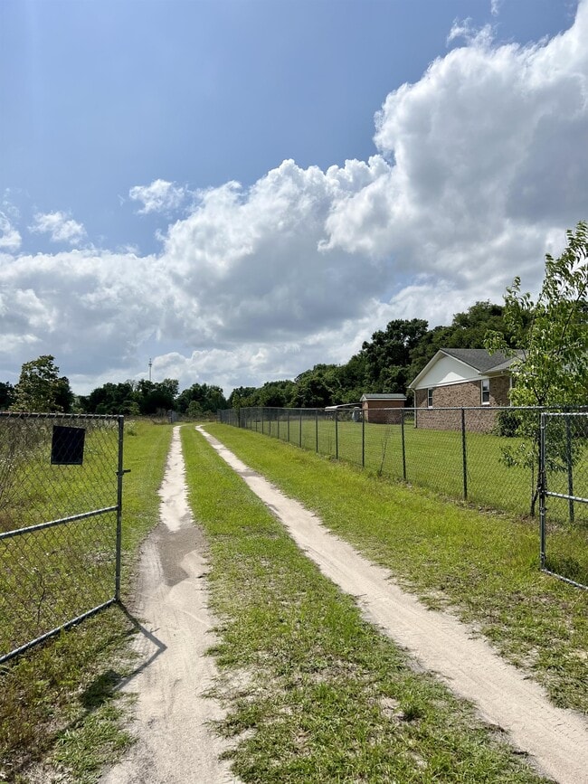 Building Photo - 264 Lonnie Raker Ln