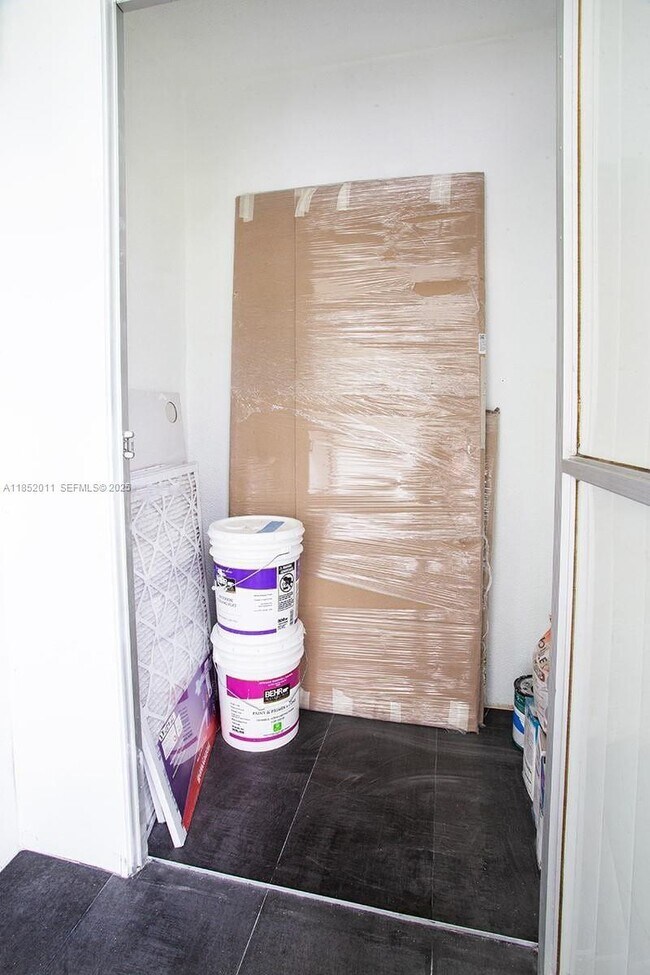 Building Photo - 13250 SW 7th Ct