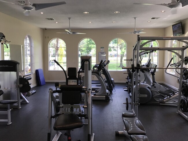 Building Photo - 6109 Reynolds St