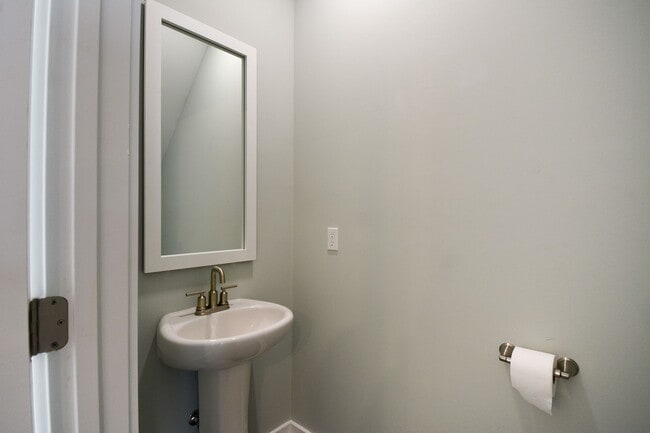 Building Photo - BEAUTIFUL! 2 Bedroom with Flex Space Townhome in Sneads Ferry