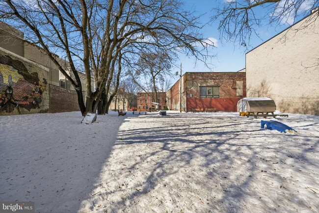 Building Photo - 926 N 3rd St