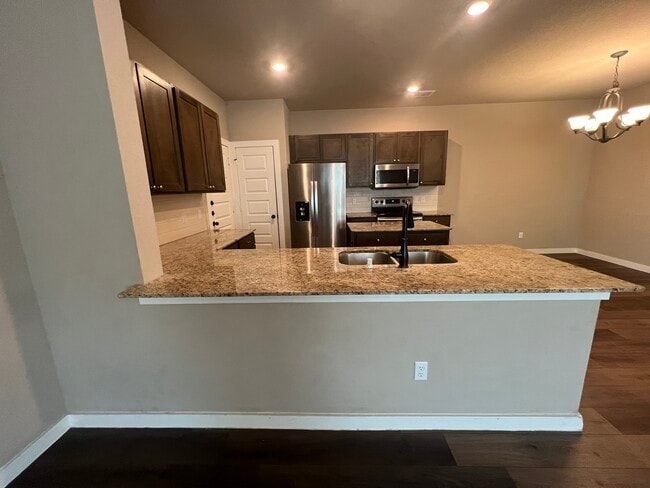 Building Photo - 25136 Pacific Wren Dr