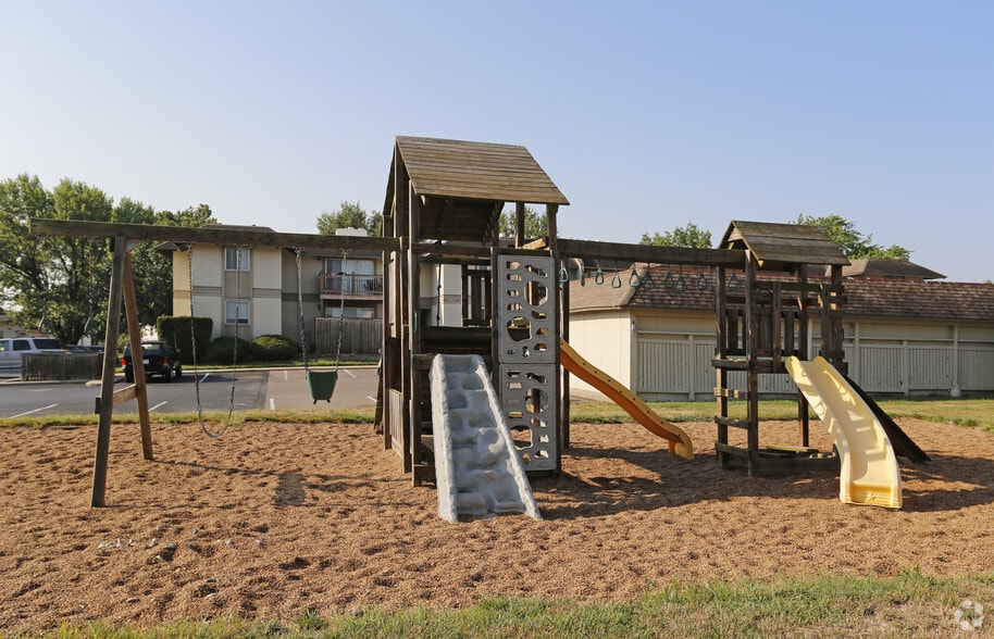 Wilshire Apartments 107123 Brentwood Dr Liberty MO 64068 Apartment