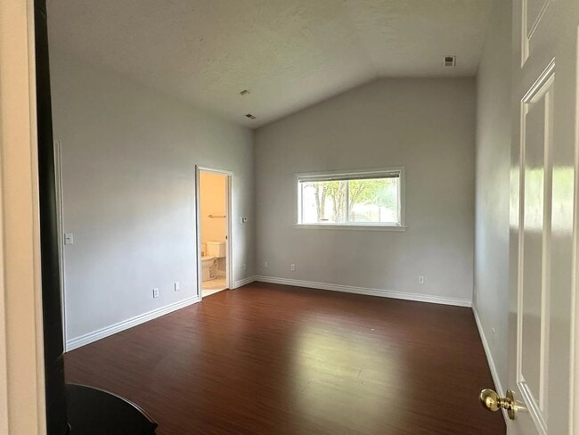 Building Photo - 515 W 100 S