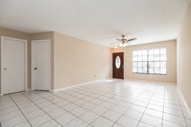 Building Photo - 2197 Grasmere Dr