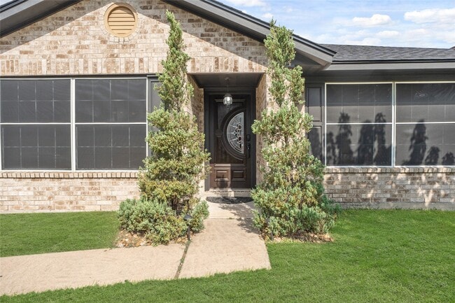 Building Photo - 9331 Carmalee St