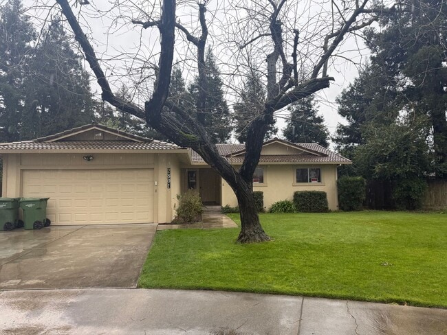 Building Photo - Great 3 bedroom 2 bath home some utilities included