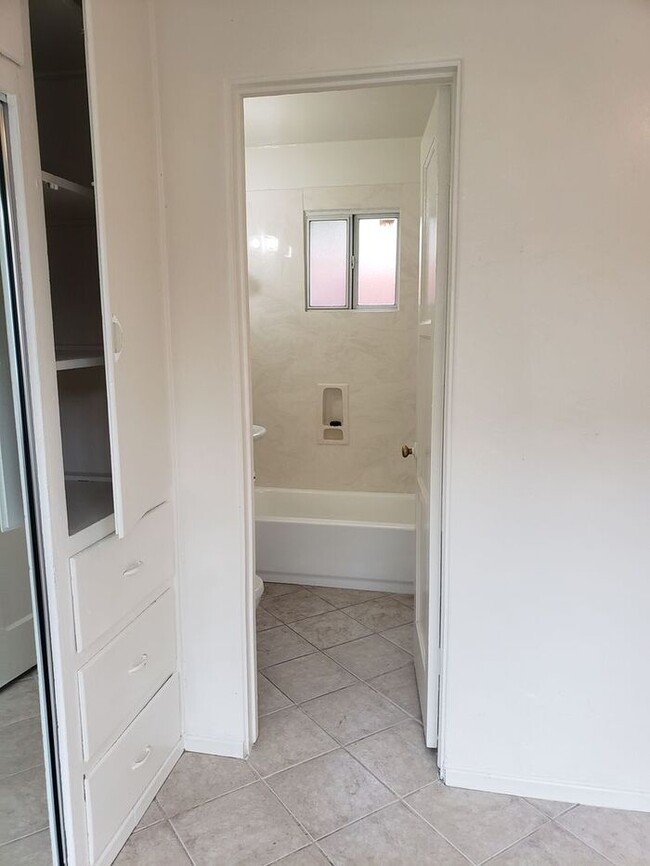 Building Photo - Charming 1bdr unit in heart of Normal Heights