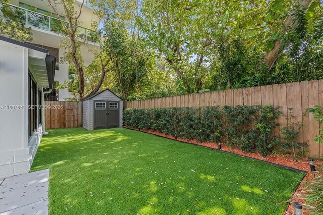 Building Photo - 710 NE 62nd St